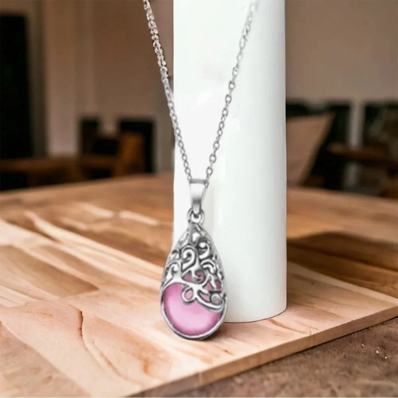 Rose Quartz Crystal Pendant Necklace - Picture 1 of 3